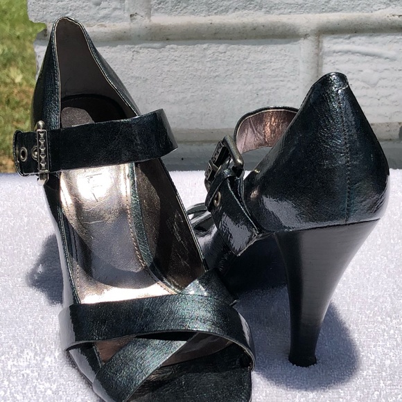 Shoe - Picture 6 of 8